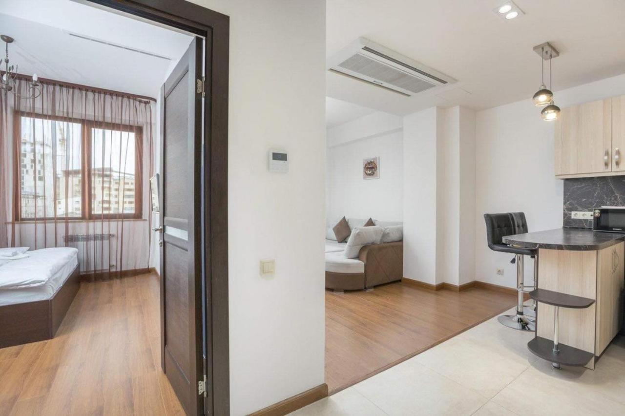 Deluxe Apartment In The City Center 2 Rooms يريفان المظهر الخارجي الصورة