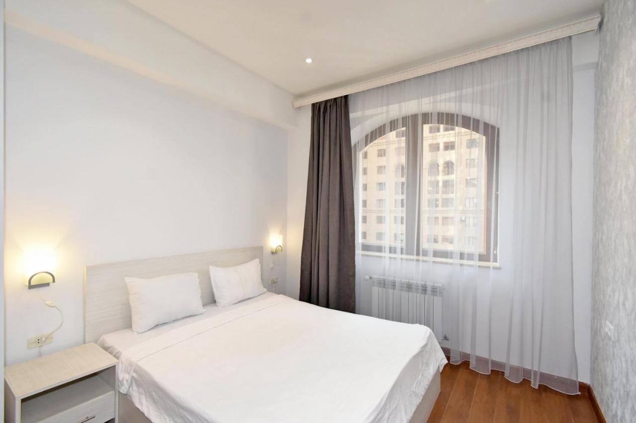 Deluxe Apartment In The City Center 2 Rooms يريفان المظهر الخارجي الصورة