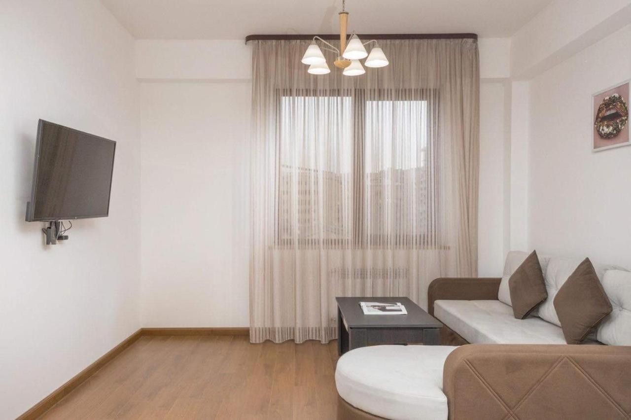 Deluxe Apartment In The City Center 2 Rooms يريفان المظهر الخارجي الصورة